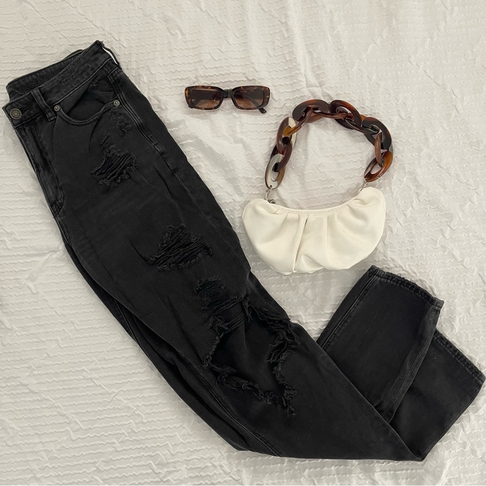 ★ American Eagle Black Distressed Boyfriend Jeans Size 6 X-Long